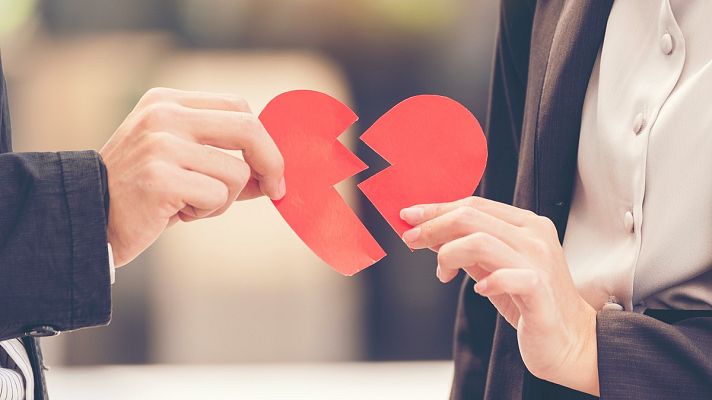 ¿Cómo me divorcio si mi pareja no quiere firmar?